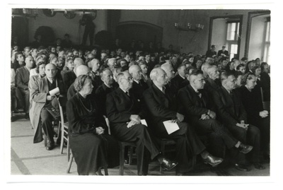 Hugo Kaho abikaasaga Balti Ülikooli lõpuaktusel Pinnebergis, 30. sept. 1949  similar photo