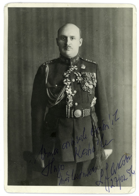 Ludvig Karl Jakobseni paraadmundris portreefoto, pühendusega Hugo Kahole