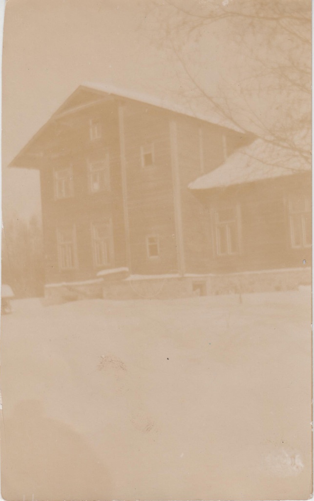 Kurgja elumaja põhjapoolne osa. Ümberpööratud kujutis.