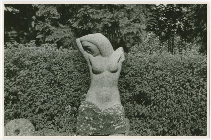 Skulptuur Pupastvere aias