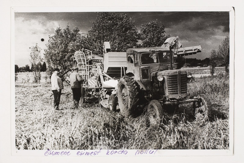 Esimene kartulikombain kolhoosi "Kindel Tee" põllul 1969.aastal.