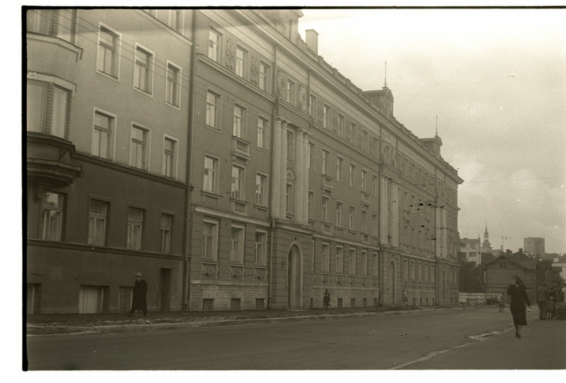 Tallinn, Kreuksi tänav 18, uue elamu fassaad.