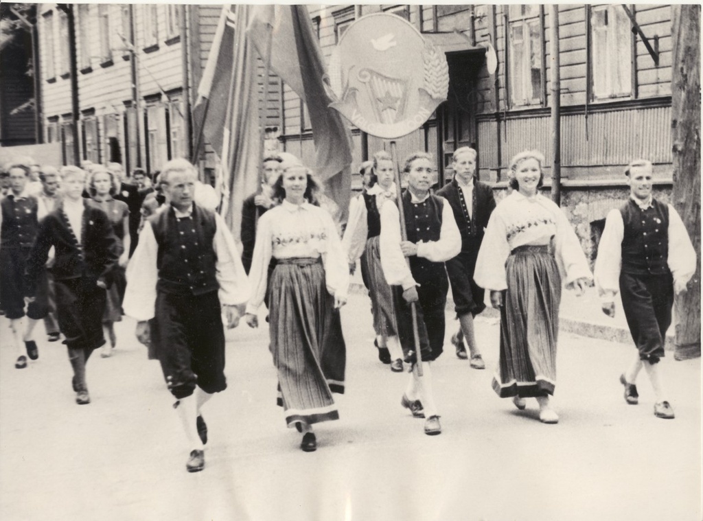 Valgalaste kolonn 1955. aasta üldlaulupeol Tallinnas