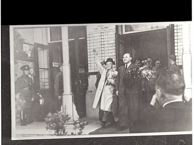 Delegatsioon J. Varese ja J. Lauristiniga saabumas Moskvast Tallinna, 12.08.1940.  duplicate photo
