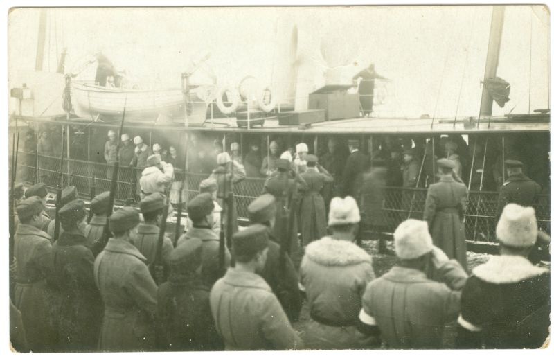 Foto. Laev ja sõdurid