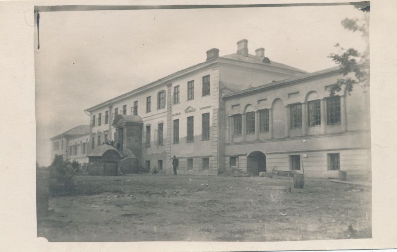 Foto. Haapsalu Õpetajate Seminari peahoone remondijärgus, sügis 1923.