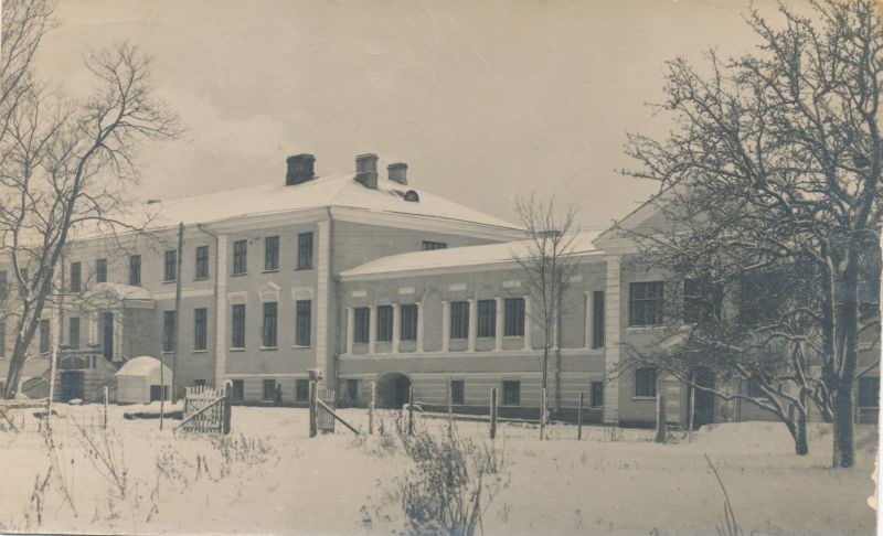 Foto. Läänemaa Õpetajate Seminari peahoone. 1926.