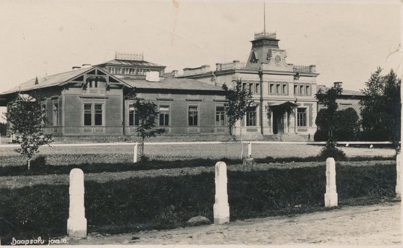 Postkaart. Haapsalu jaamahoone parempoolne tiib. u. 1929. F: J. Grünthal.