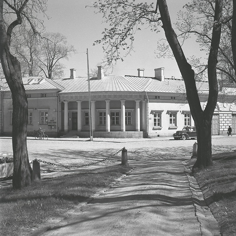 Henrikinkatu 10 - Tuomiokirkkokatu 6; ulkokuva