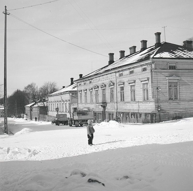 Porthaninkatu 6 - Henrikinkatu 5; ulkokuva