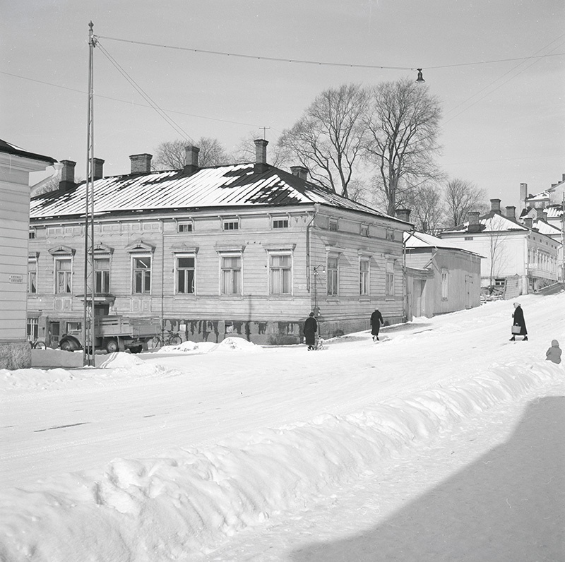 Henrikinkatu 5 - Porthaninkatu 6; ulkokuva