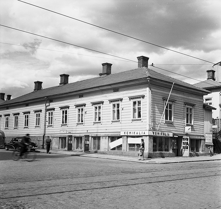 Eerikinkatu 25 - Käsityöläiskatu 1; ulkokuva