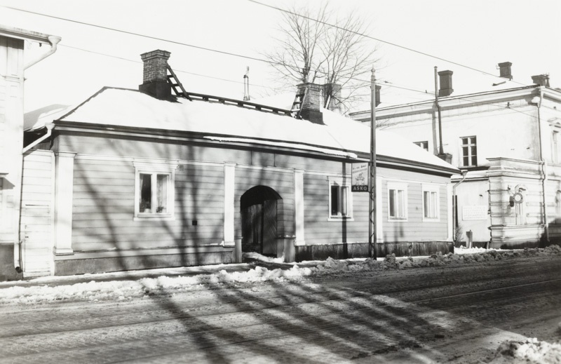 Linnankatu 41, asuinrakennus 1950-luvun lopulla
