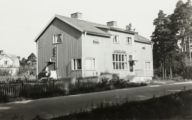 Kärsämäen lastenseimen ja kirjaston päärakennus.; yleiskuva