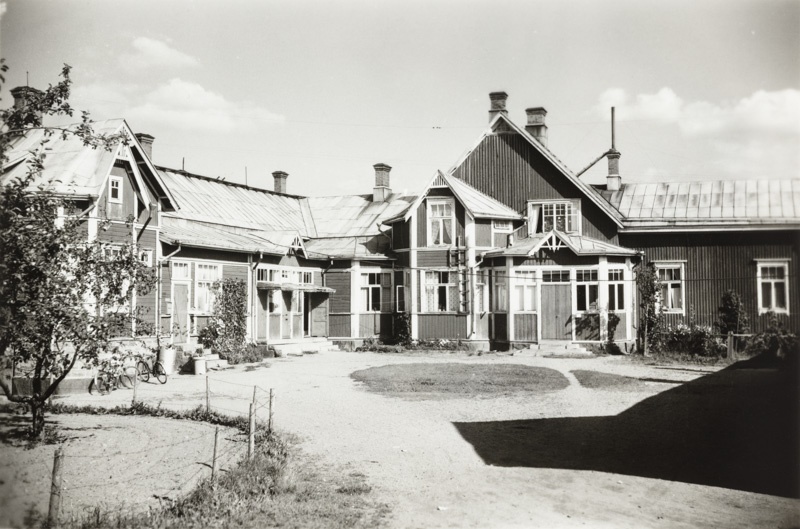 Mullin tilan päärakennus 1958 Kaerlan kylässä Maariassa (ent. Räntämäki); yleiskuva