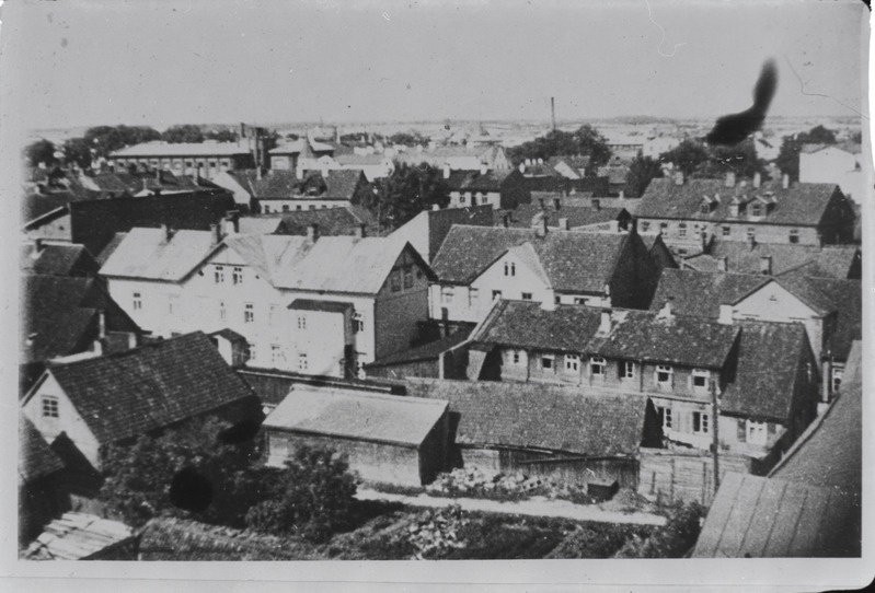 Kolmest fotost koosnev panoraamvaade Viljandi kesklinnale (pildistatud Veetornist)