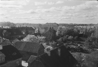 Vaade Viljandi linnale kino Rubiin ehitamise ajal torukraanalt.  similar photo