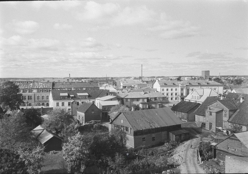 Vaade Viljandi linnale kino Rubiin ehitamise ajal torukraanalt.