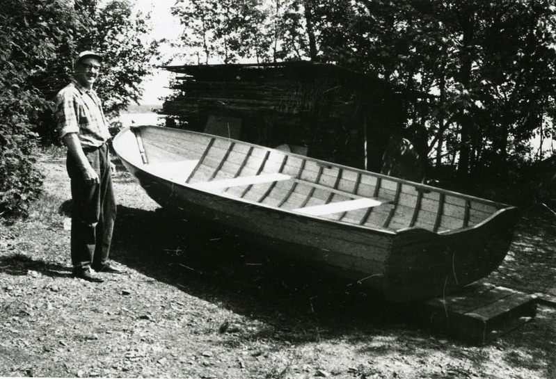 Fredrik Österman omatehtud aerupaadiga