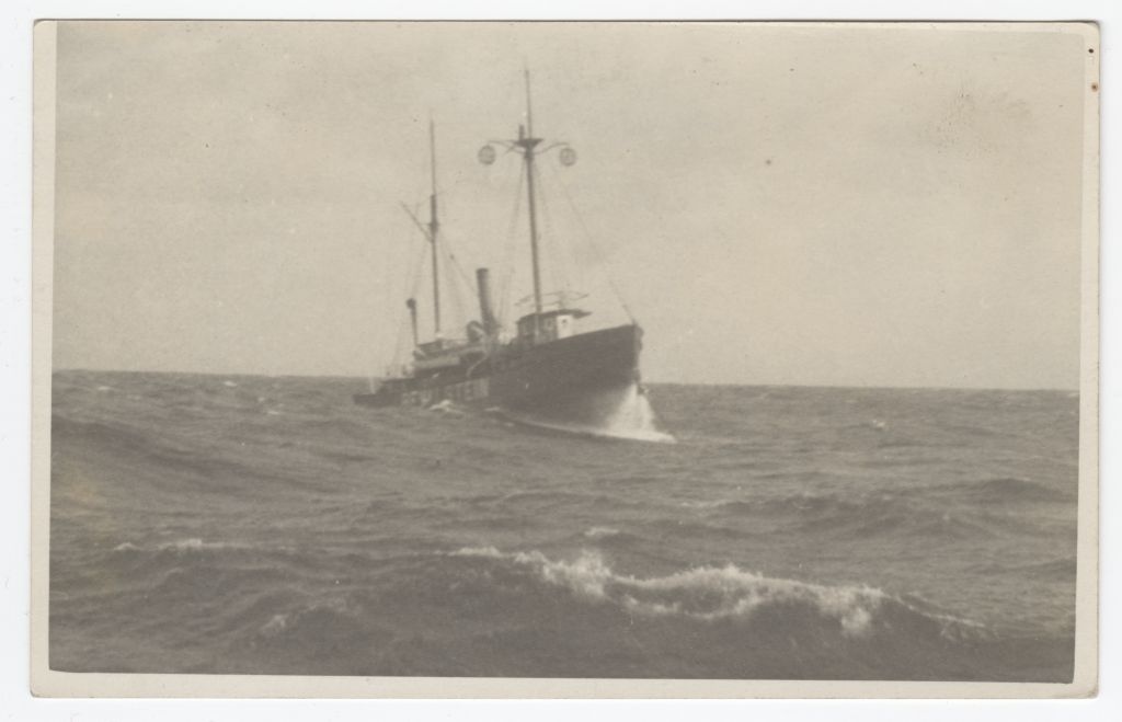 Tulelaev "Revalstein" merel