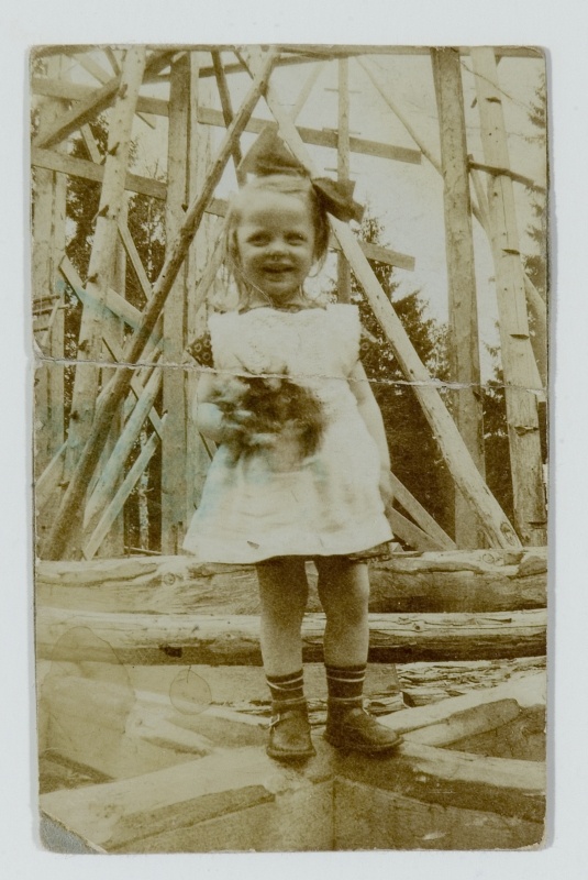 Evy Laamann Munamäe torni ehituse juures, 1927.a.