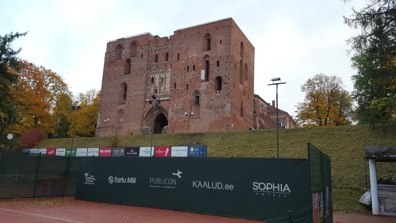 View of Tartu tennis court and the ruins of the Toom Church. Postcard rephoto