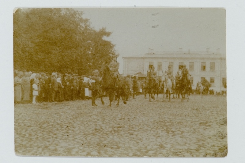 Vabadussõdalaste paraad Võrus.