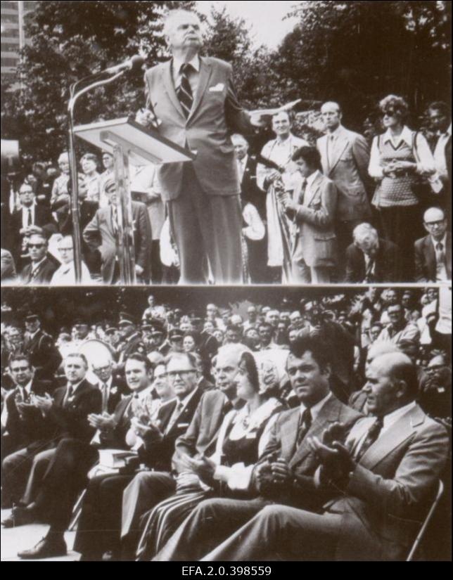 ESTO päevad Torontos. Fotomontaaž avamisest. Ülemisel pildil peab kõnet Kanada endine peaminister J.Diefenbaker, alumisel istuvad vasakult Anton Truuvert,,Hans Lupp, Ilmar Heinsoo, proua Jaakson, Ernst Jaakson, John Diefenbaker, Malle Laansoo, O`Donahoe.