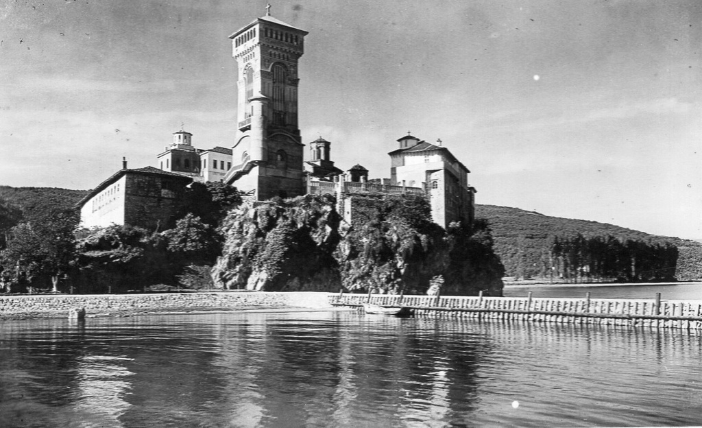 Sveti Naum, manastir, na razglednica - Postcard of Ohrid, Monastery of Saint Naum from 1934



This media file is produced by Wikipedian in Residence in Category:Wikipedian in Residence at DARM in 2016.