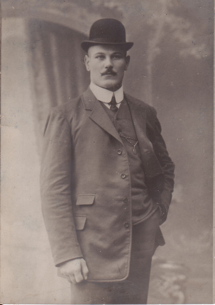 Elukutseline maadleja Karl Tomberg