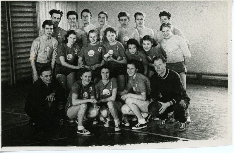 4 linna turniir võrkpallis