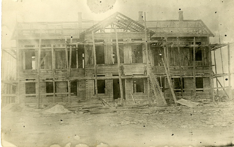 Taritu koolimaja ehitus arvatavasti 1926.a.
