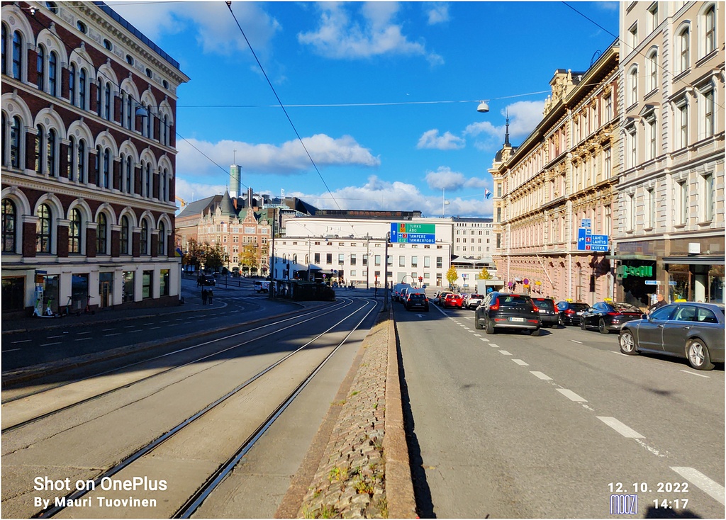 Skillnadsgatan mot Svenska teatern. (1890-1910) rephoto