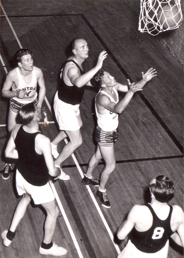 Korvpallivõistlused Toronto ESS Kalev-Central YMCA