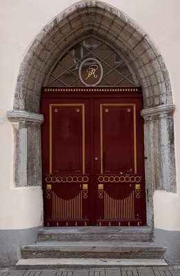 Tallinn. Russian 16 house external door and portal rephoto