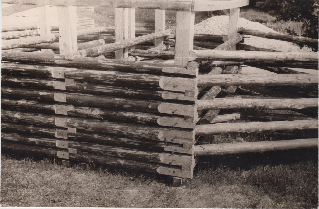 C. R. Jakobsoni Talumuuseumi veskipaisu ehitamine 1983. a. sügisel.