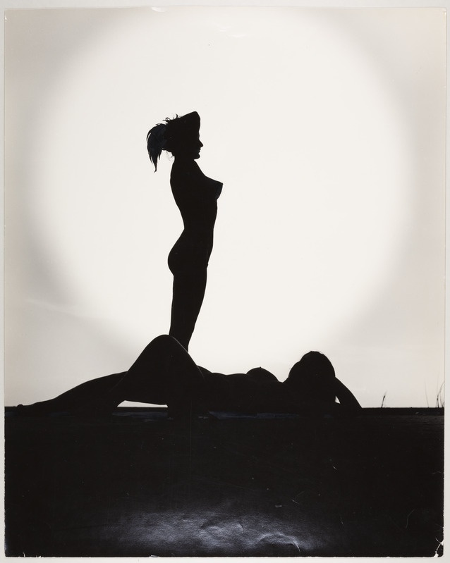 Seisev ja lamav akt, siluetid.