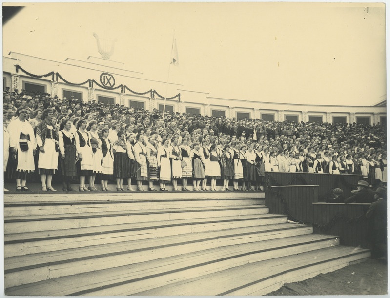 VIII üldlaulupidu Tallinnas 1923. aasta suvel, koorid esinemas.
