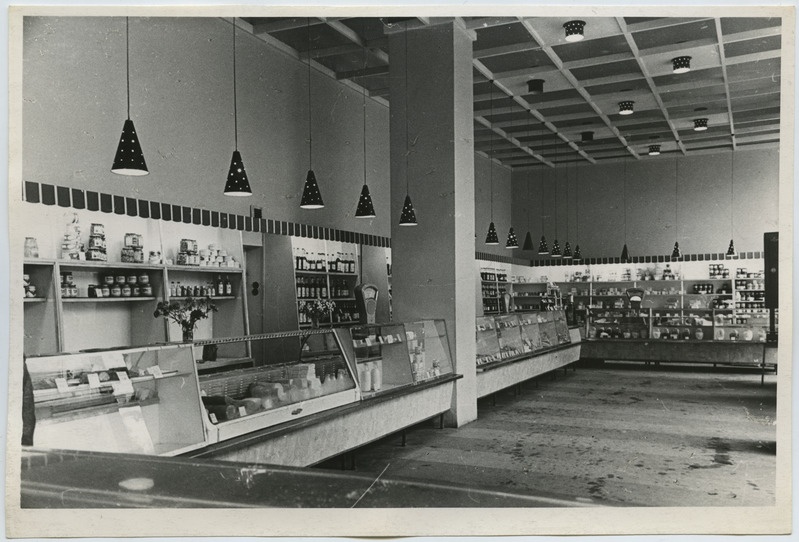 Kauplus Lenini puiesteel, ruumi üldvaade.