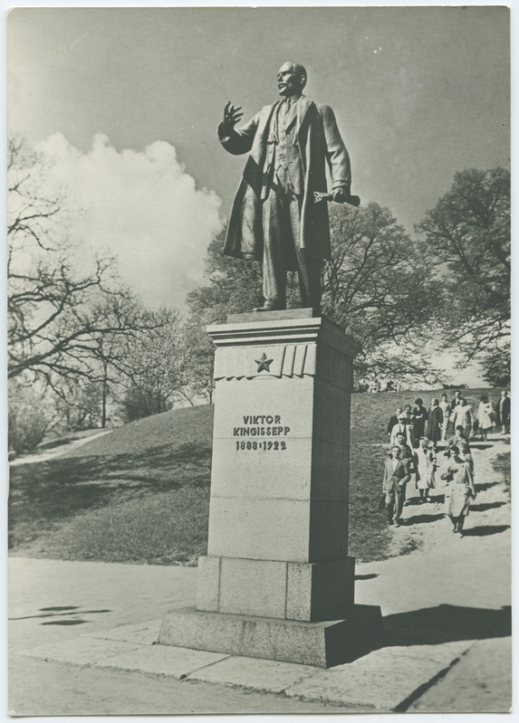 Viktor Kingissepa monument Harju mäel.