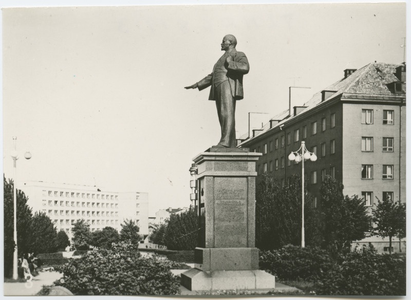 Lenini monument Lenini puiesteel.