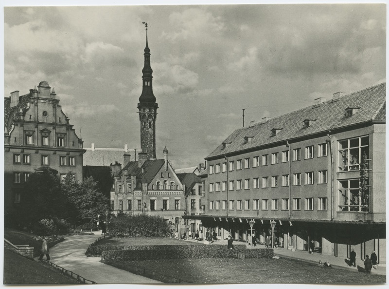 Vaade Harju tänavale kauplusele "Lugemisvara".