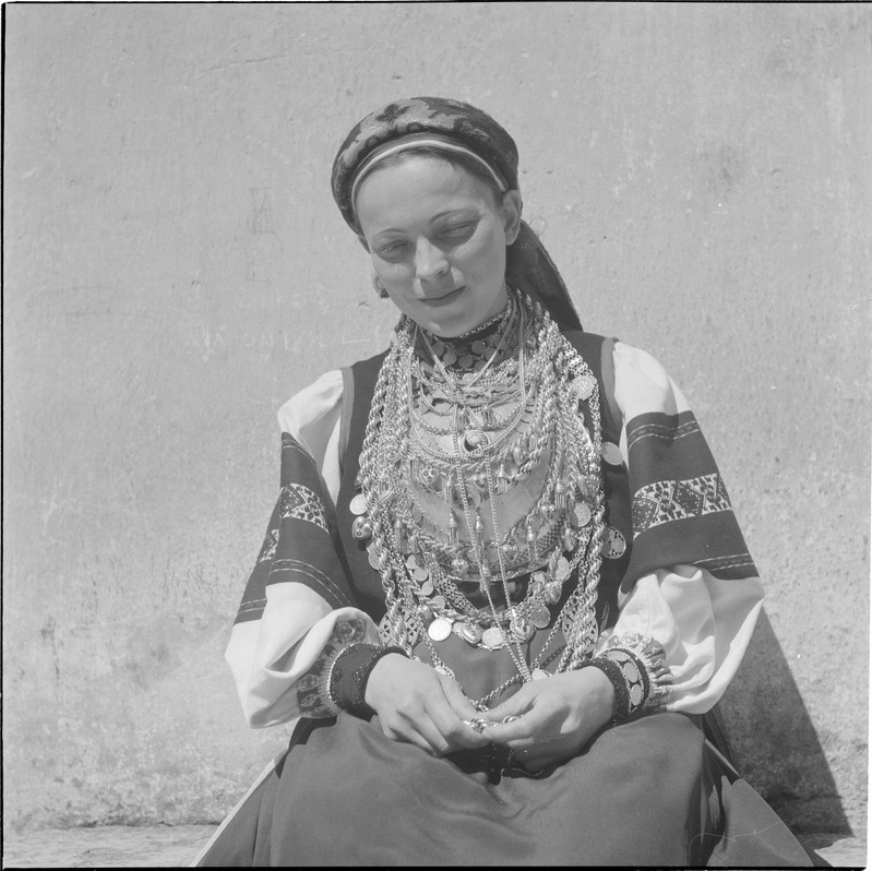 Portree: naine setu rahvariietes