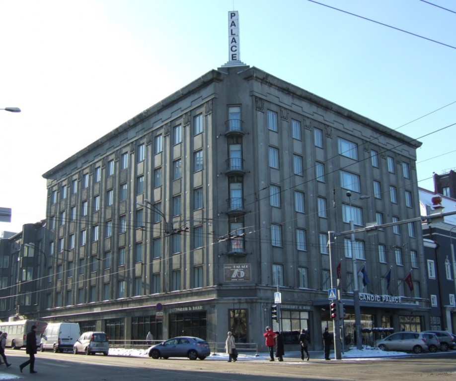 Hotel "Palace" Pärnu mnt.  And facades on the side of the Freedom Square with vertical light advertisements on the roof corner
