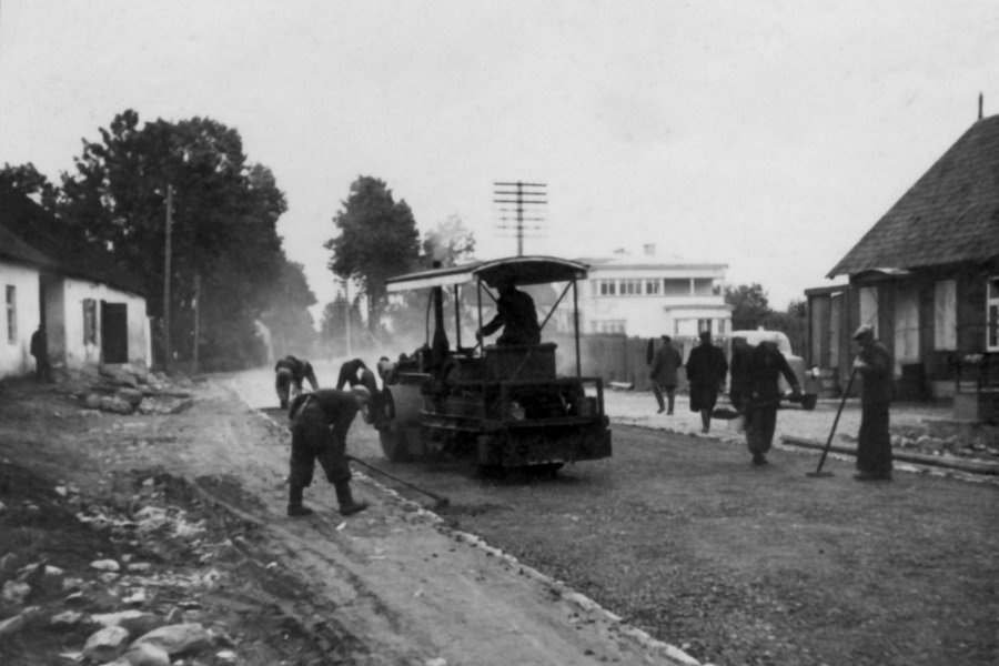 Asphalting of Märjamaa Pärnu highway, 1939