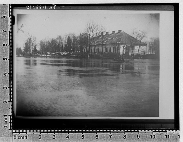 Mõraste mõis (Fersenau), härrastemaja aia poolt kevadise kõrgvee ajal. Märjamaa khk
