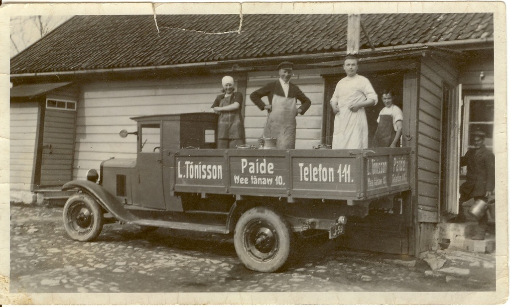 L. Tõnissoni piimatööstuse veoauto Paides 1929-1932