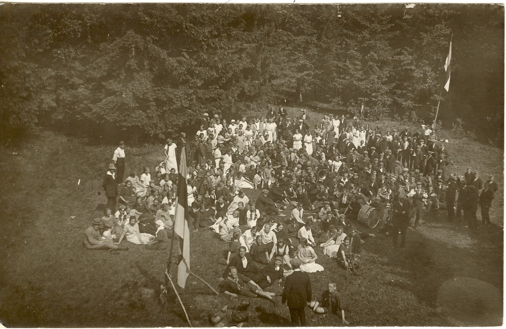 foto, Paide Ühisgümnaasium Mündi metsas