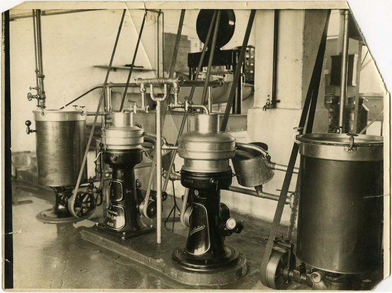 Võhma Ühispiimatalitus 1928.a. Piima ümbertöötlemise ruum.