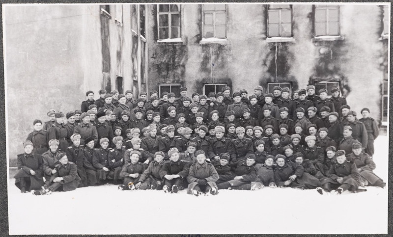 NSVL Ülemnõukogu valimised 10. veebruaril 1946. a. Kv. polk. Reskovi suurtükiväe brigaadi õppedivisjoni lõpetajad